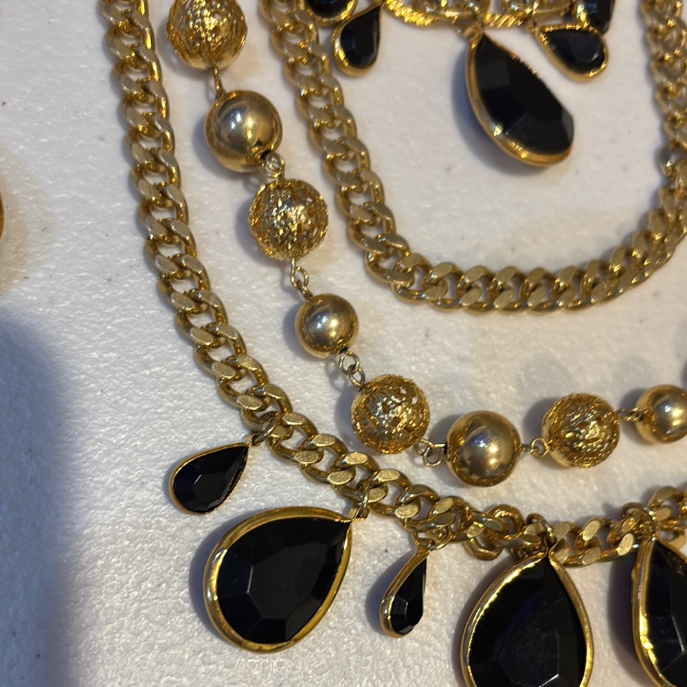 NWT Elegant Gold and Black Jewelry Set - Picture 2 of 7